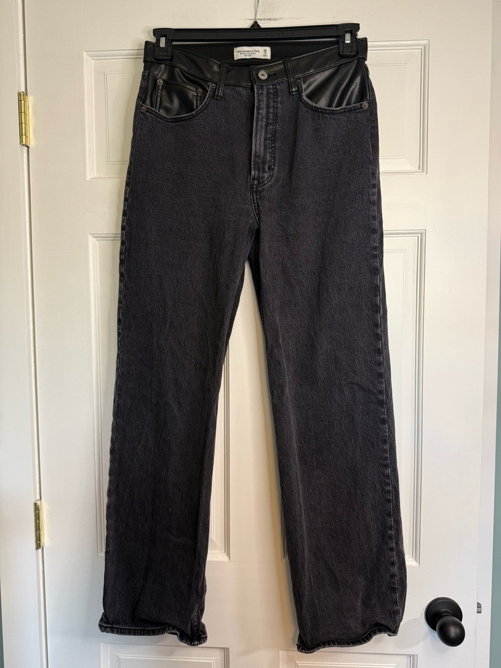 Abercrombie & Fitch The 90’s Relaxed High Rise Jean